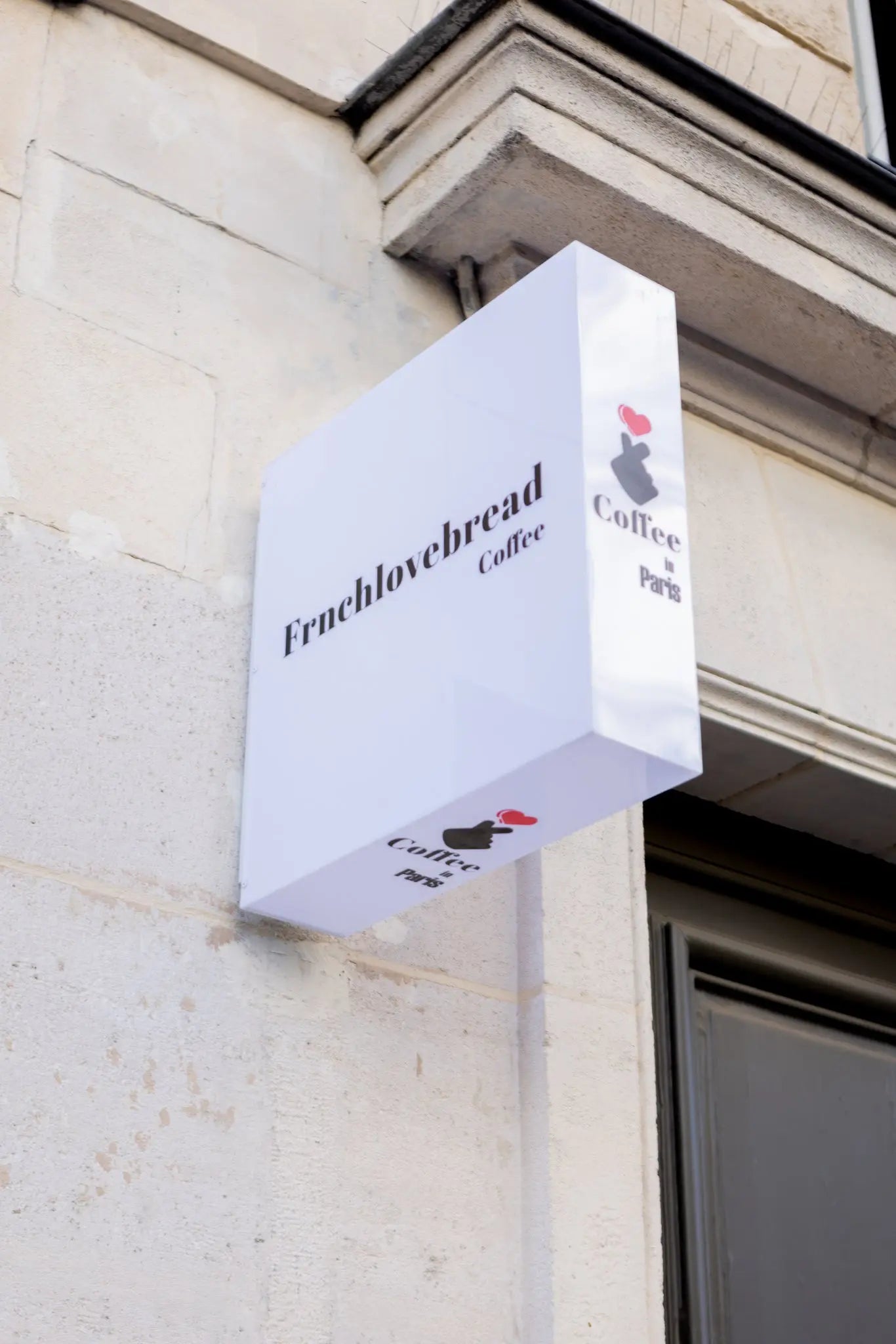 Boutique Frnchlovebread – Streetwear & Coffee Shop Paris